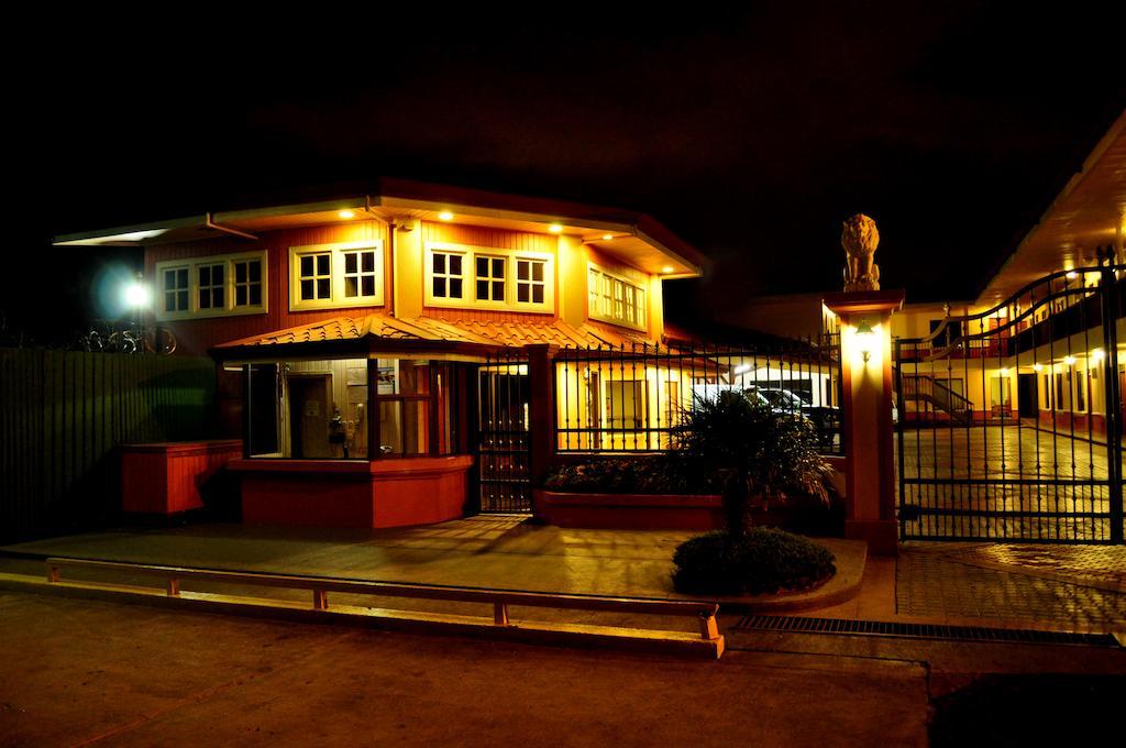 Prado Inn & Suites Сан Хосе Екстериор снимка