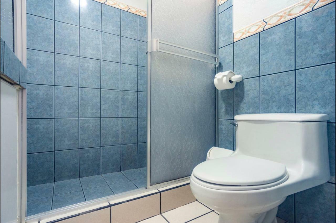 Prado Inn & Suites Сан Хосе Екстериор снимка
