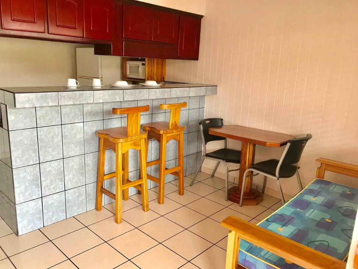 Prado Inn & Suites Сан Хосе Екстериор снимка